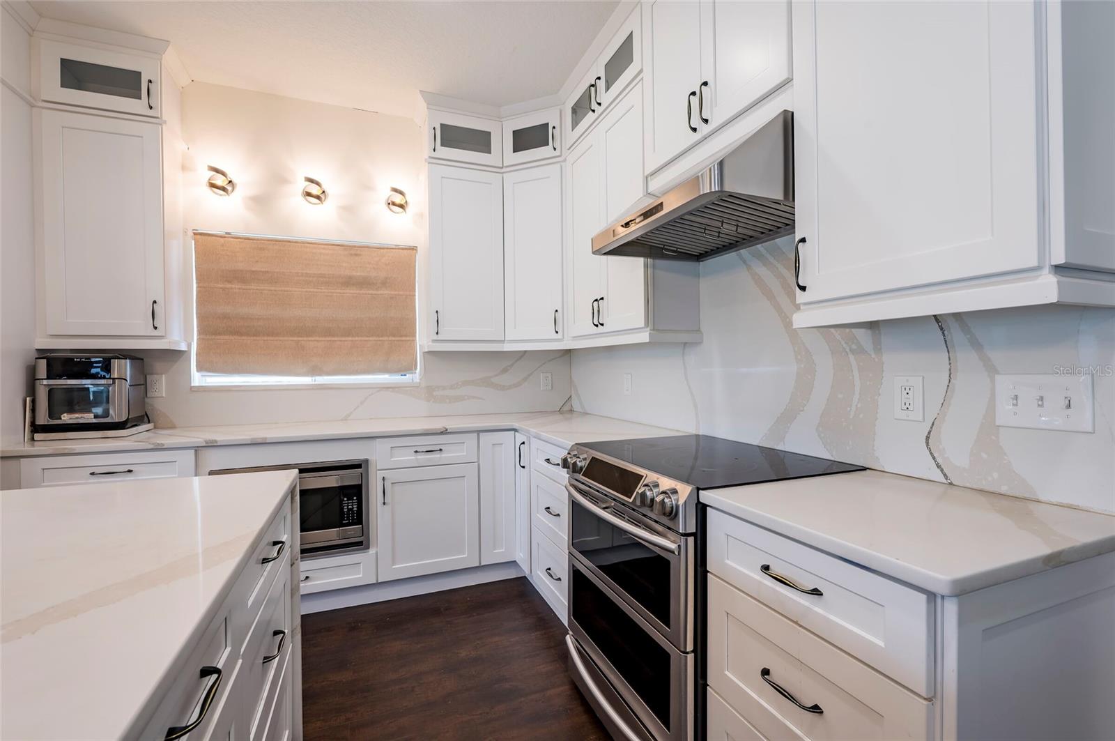 18182 SANDY POINTE DR — photo 17