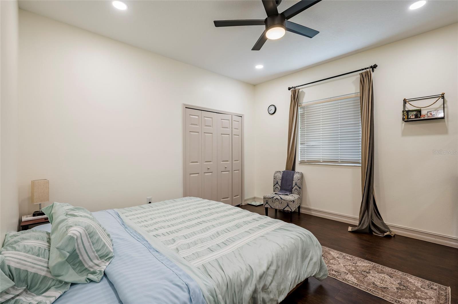 18182 SANDY POINTE DR — photo 26