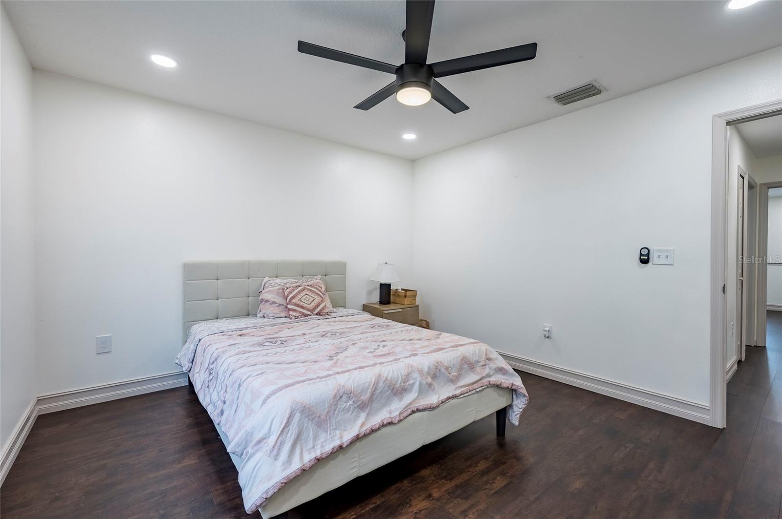 18182 SANDY POINTE DR — photo 39