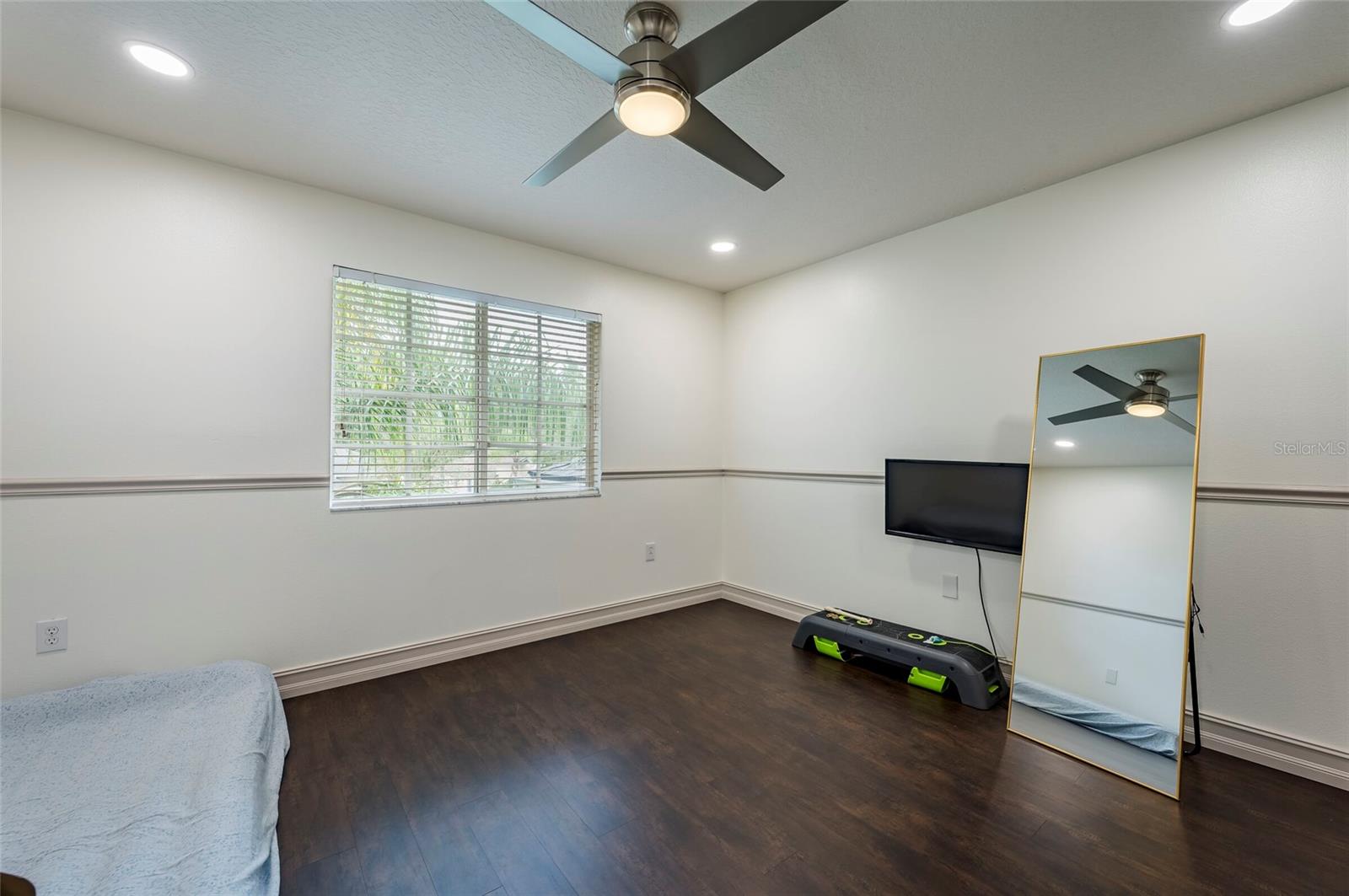 18182 SANDY POINTE DR — photo 43