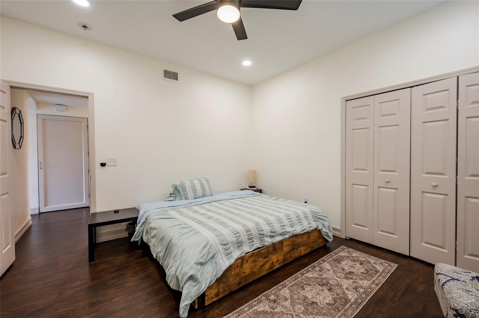 18182 SANDY POINTE DR — photo 27
