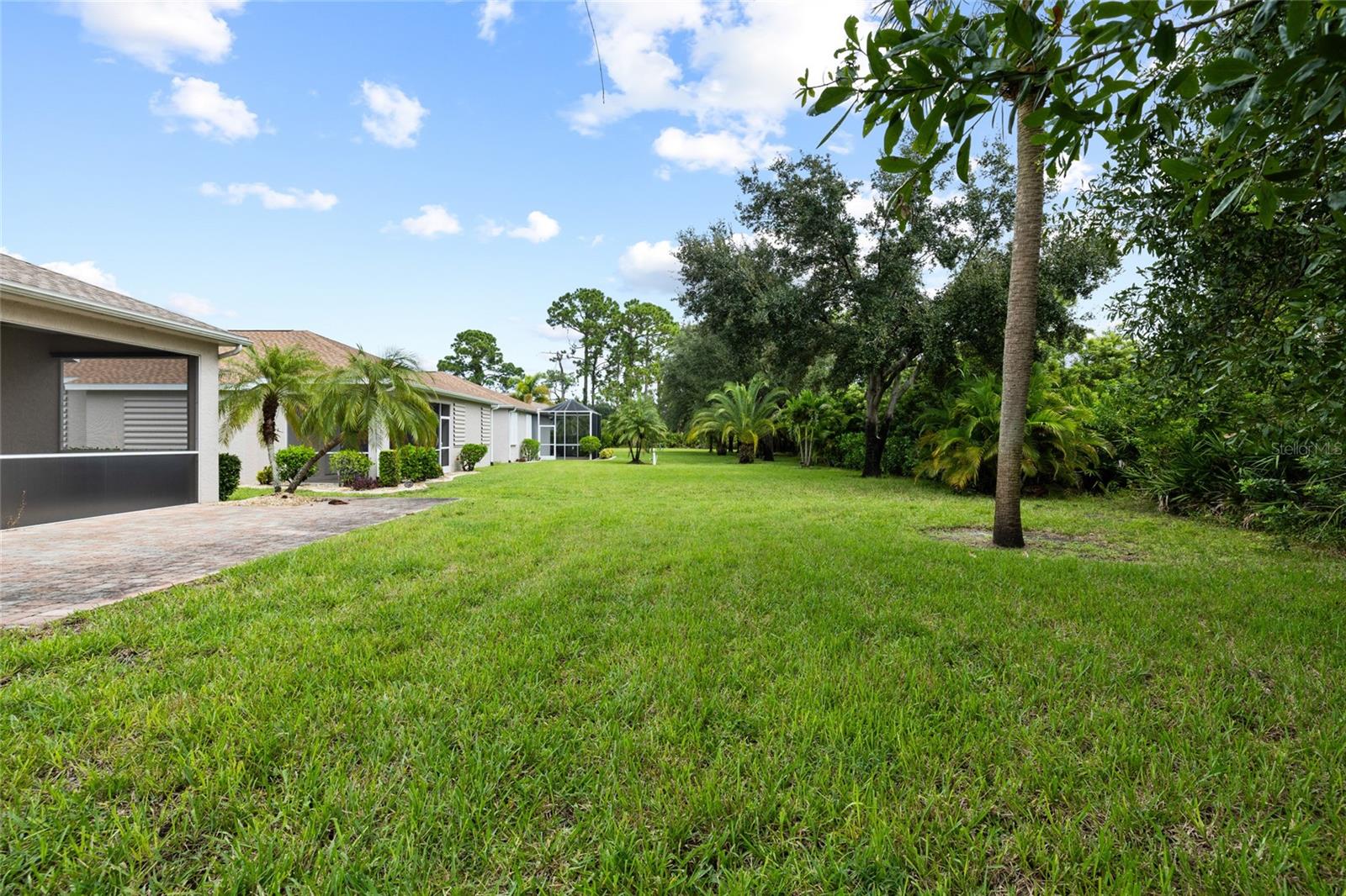 1436 HEDGEWOOD CIR — photo 36