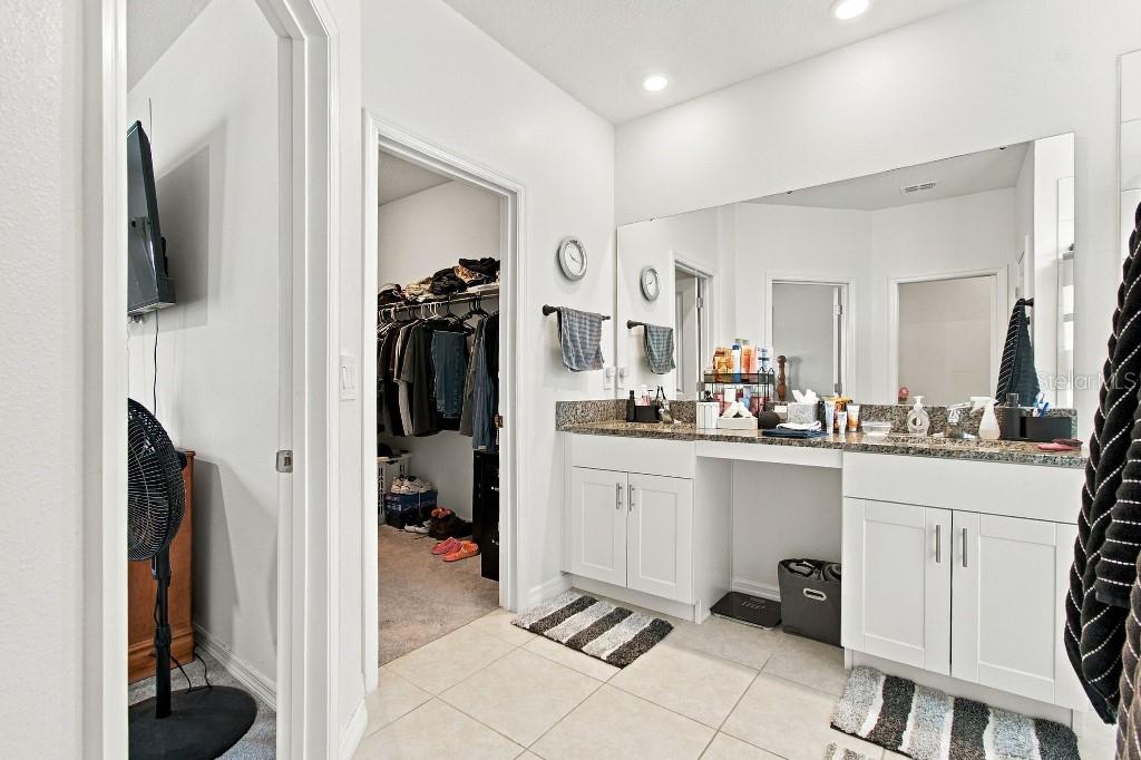 10824 FANNING SPRINGS CT — photo 33