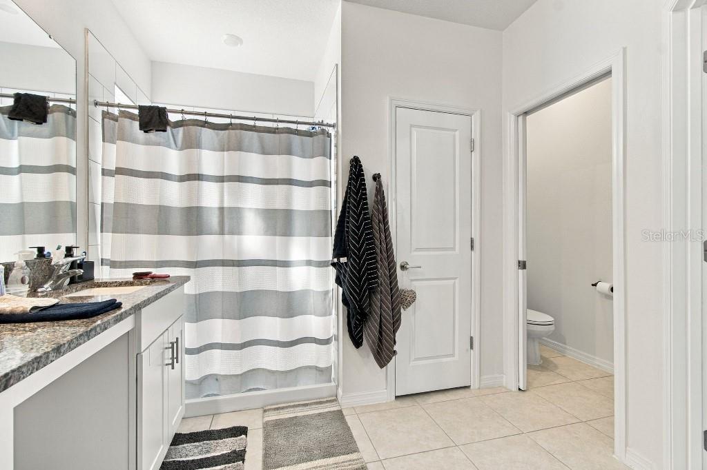 10824 FANNING SPRINGS CT — photo 32