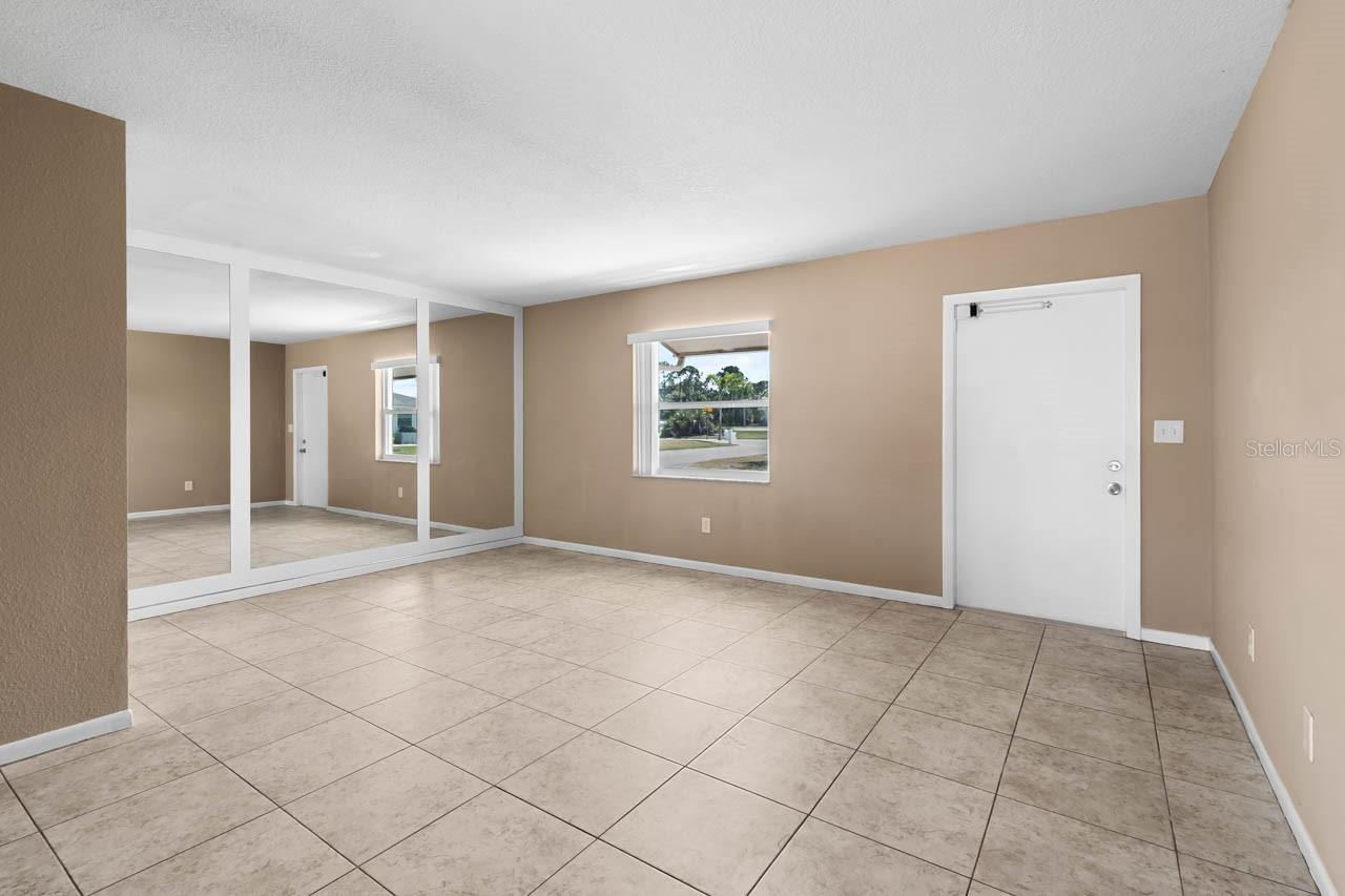 701 W BROCKTON PL — photo 10