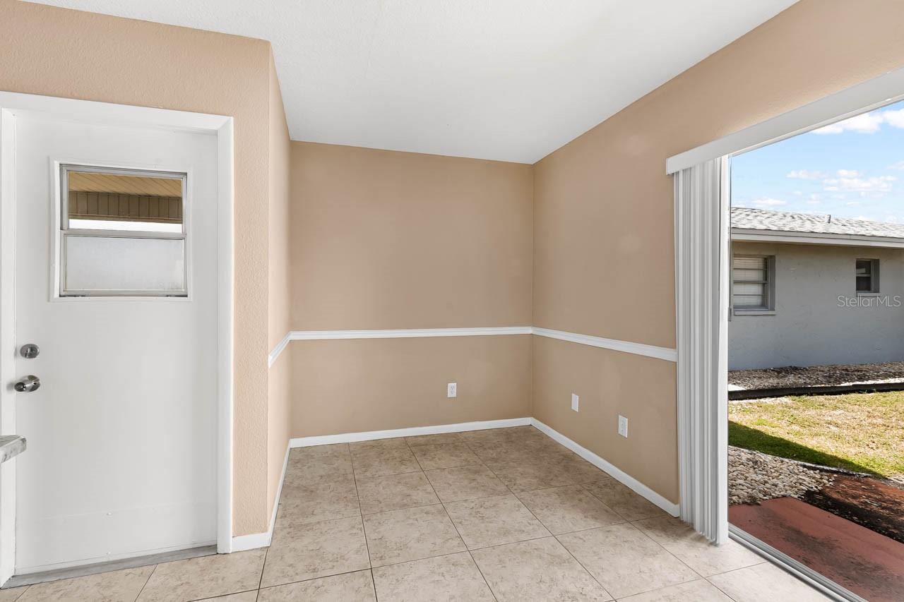 701 W BROCKTON PL — photo 16