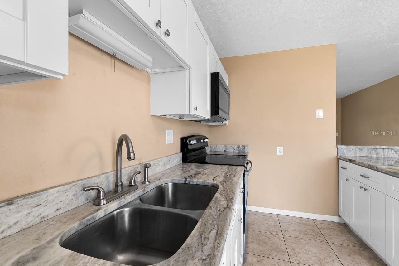 701 W BROCKTON PL — photo 13