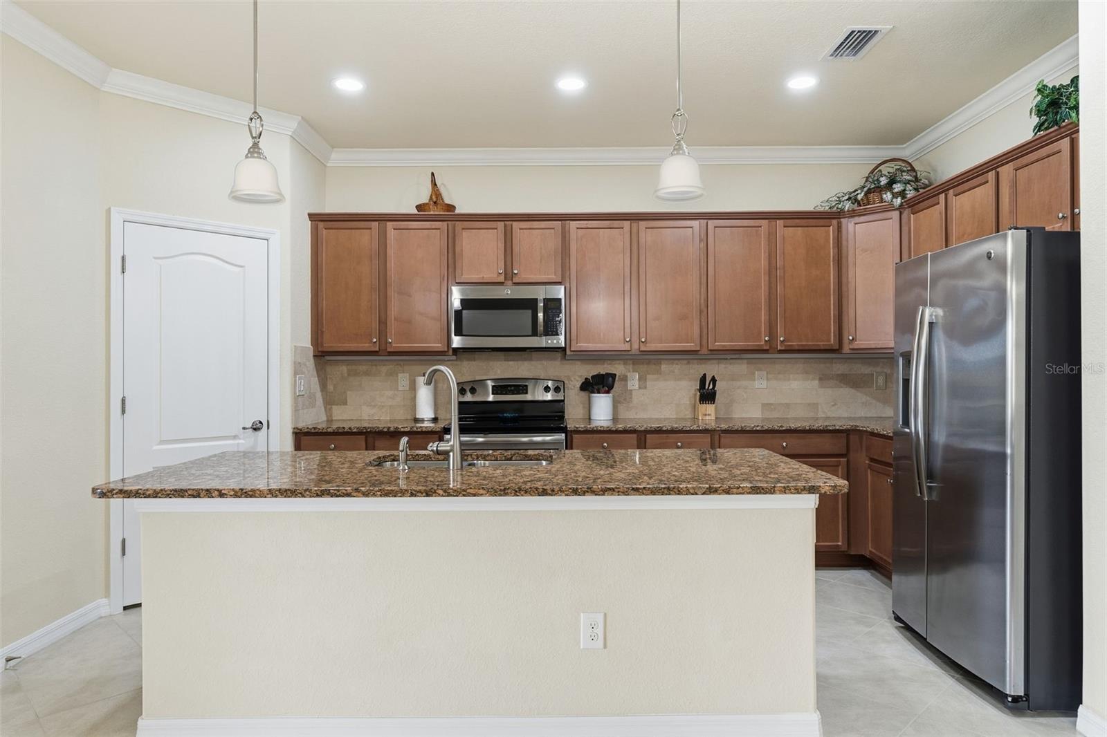 6288 GRAND CYPRESS BLVD — photo 8