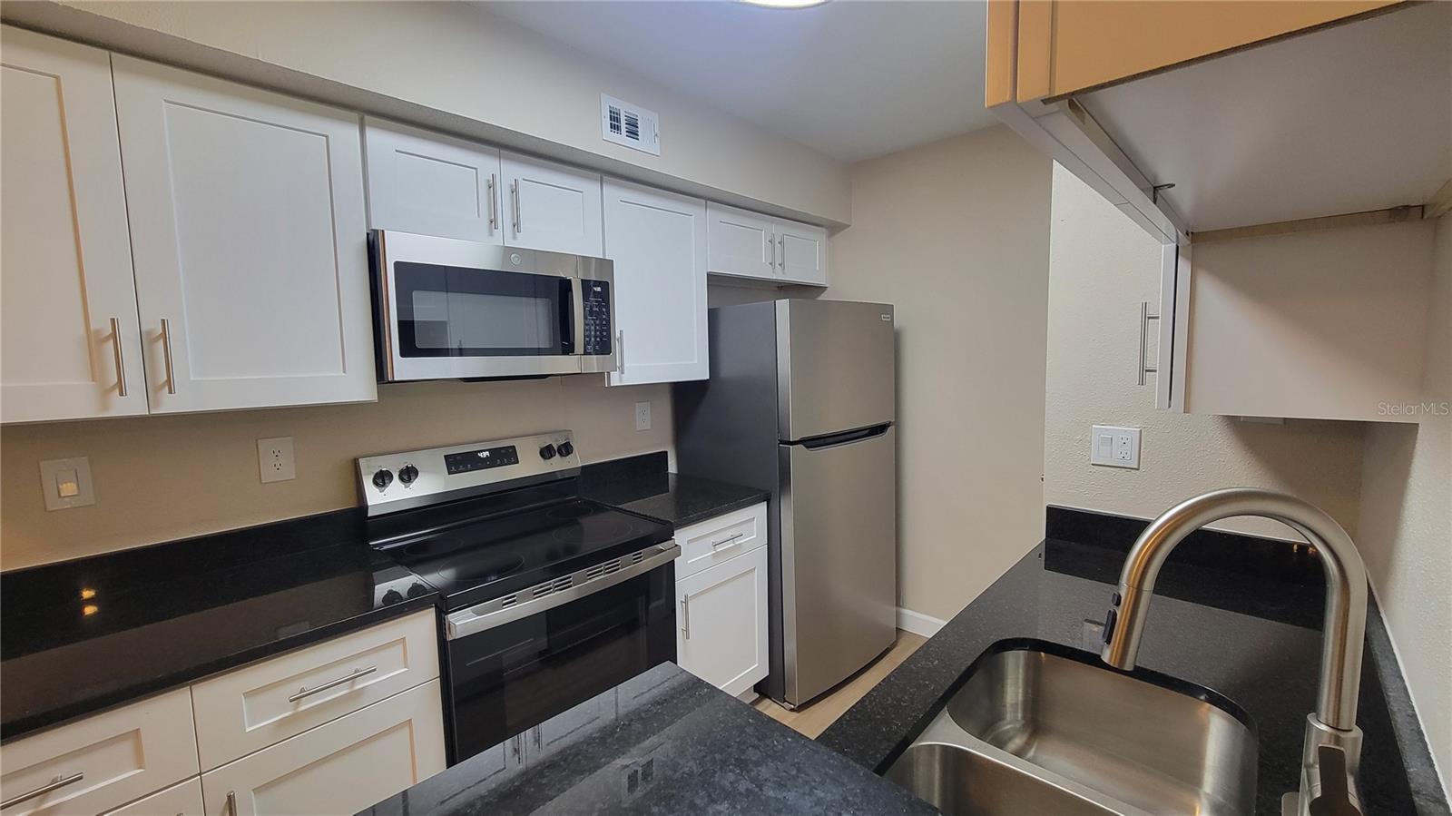 9100 DR MARTIN LUTHER KING JR ST N #206 — photo 12