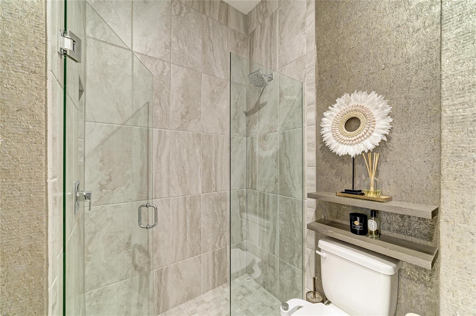 6185 LUNGO LAGO DR — photo 29