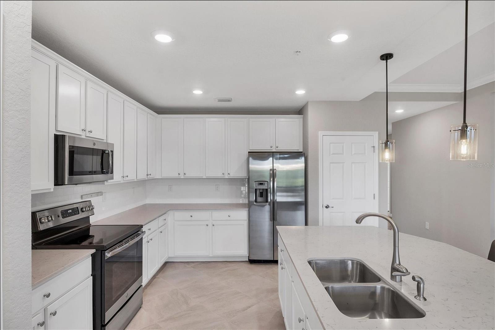 10063 CROOKED CREEK DR #101 — photo 16