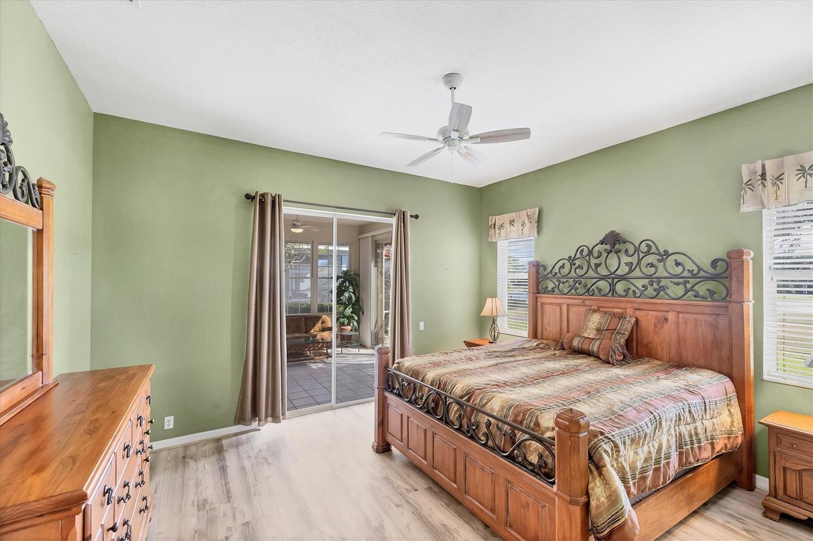 446 PINEWOOD LAKE DR — photo 42