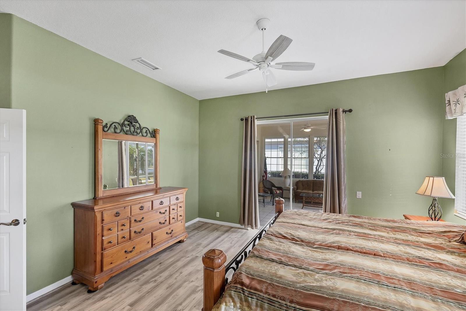 446 PINEWOOD LAKE DR — photo 43