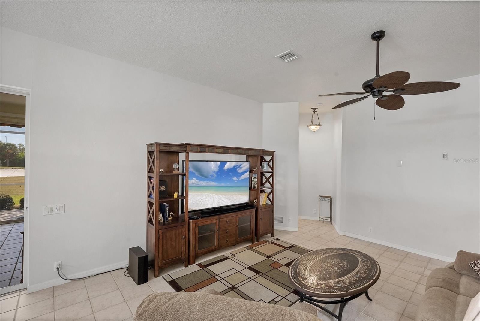 446 PINEWOOD LAKE DR — photo 40