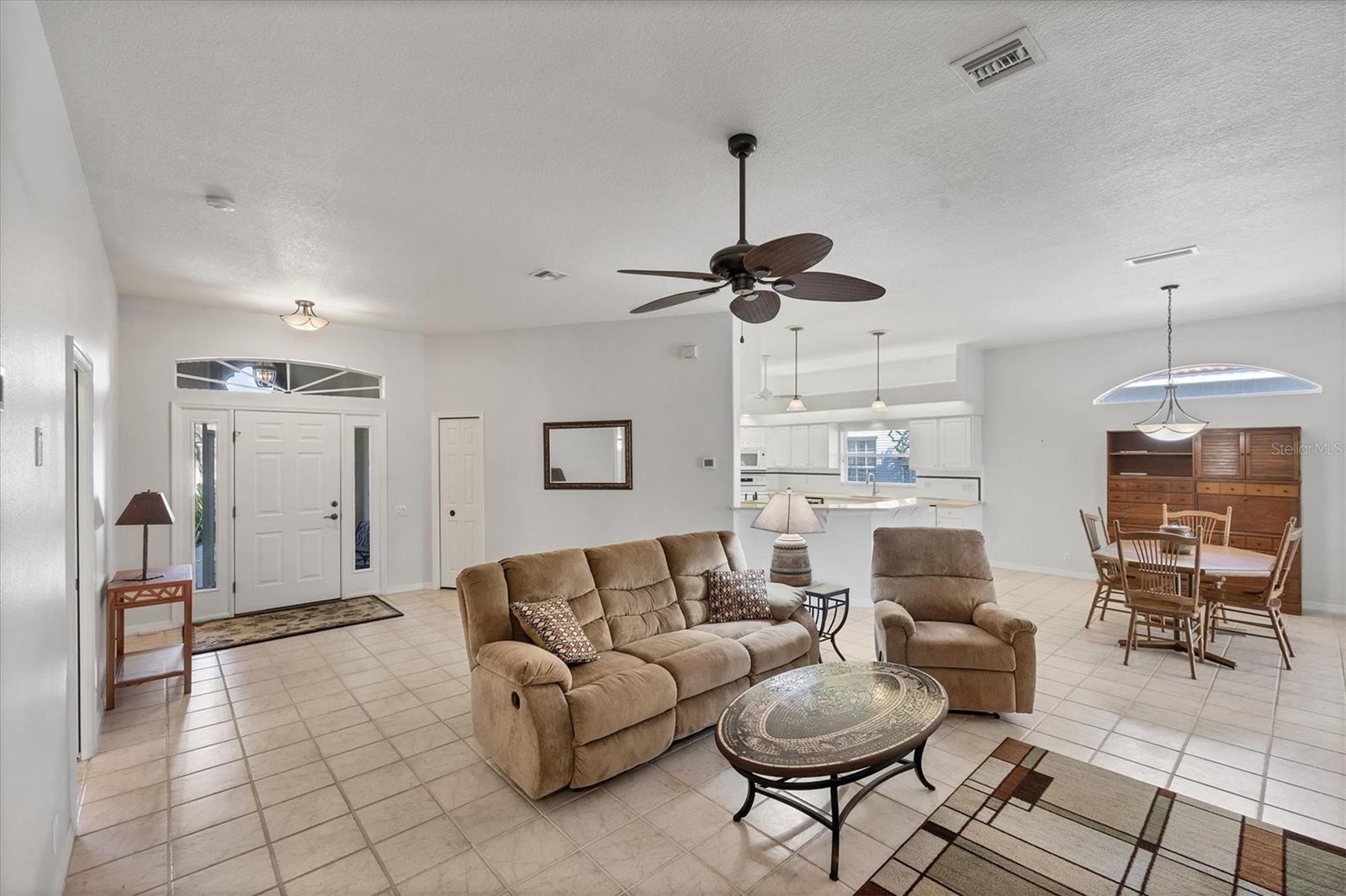 446 PINEWOOD LAKE DR — photo 38