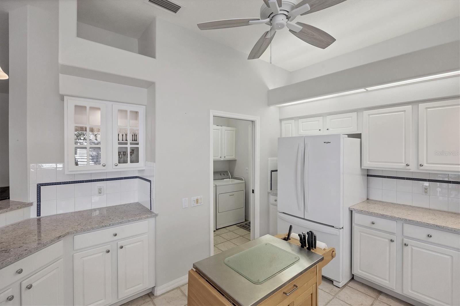 446 PINEWOOD LAKE DR — photo 35