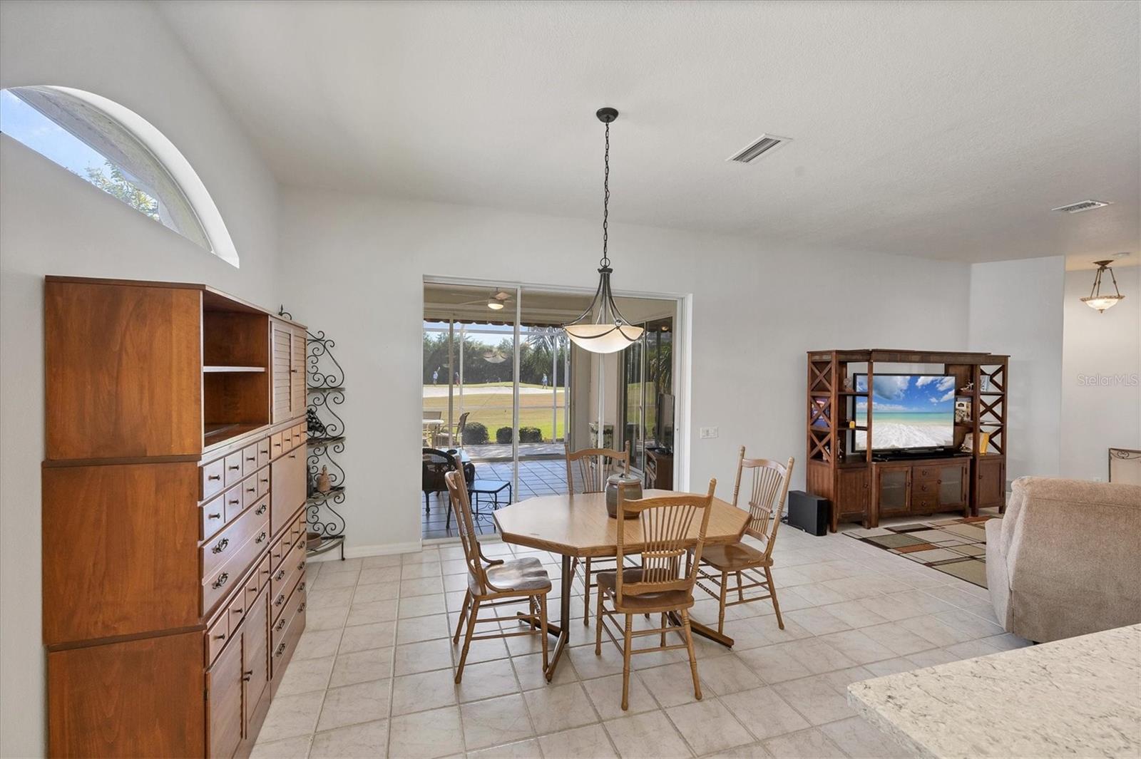 446 PINEWOOD LAKE DR — photo 11