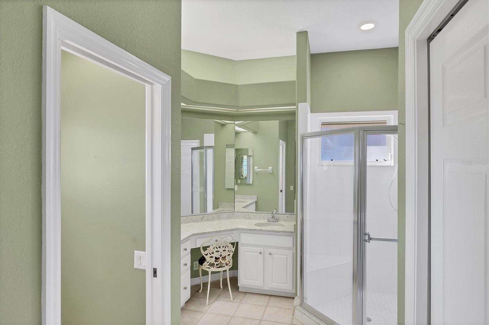 446 PINEWOOD LAKE DR — photo 45