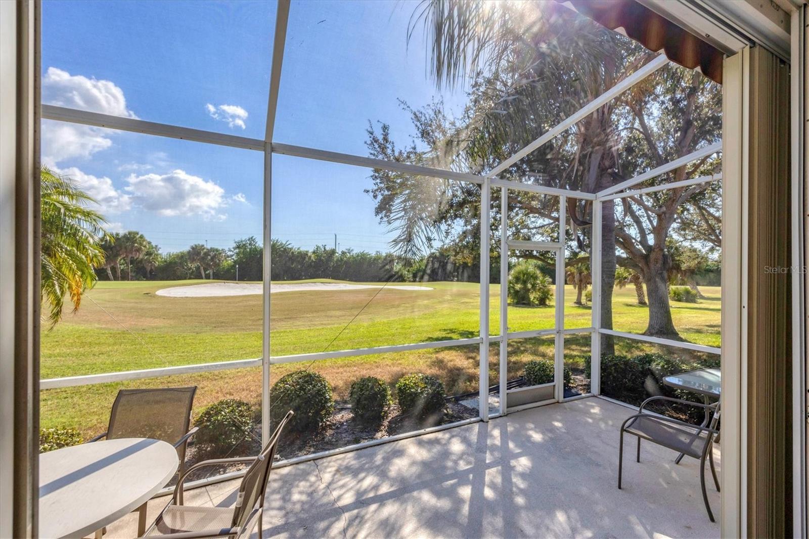 446 PINEWOOD LAKE DR — photo 16