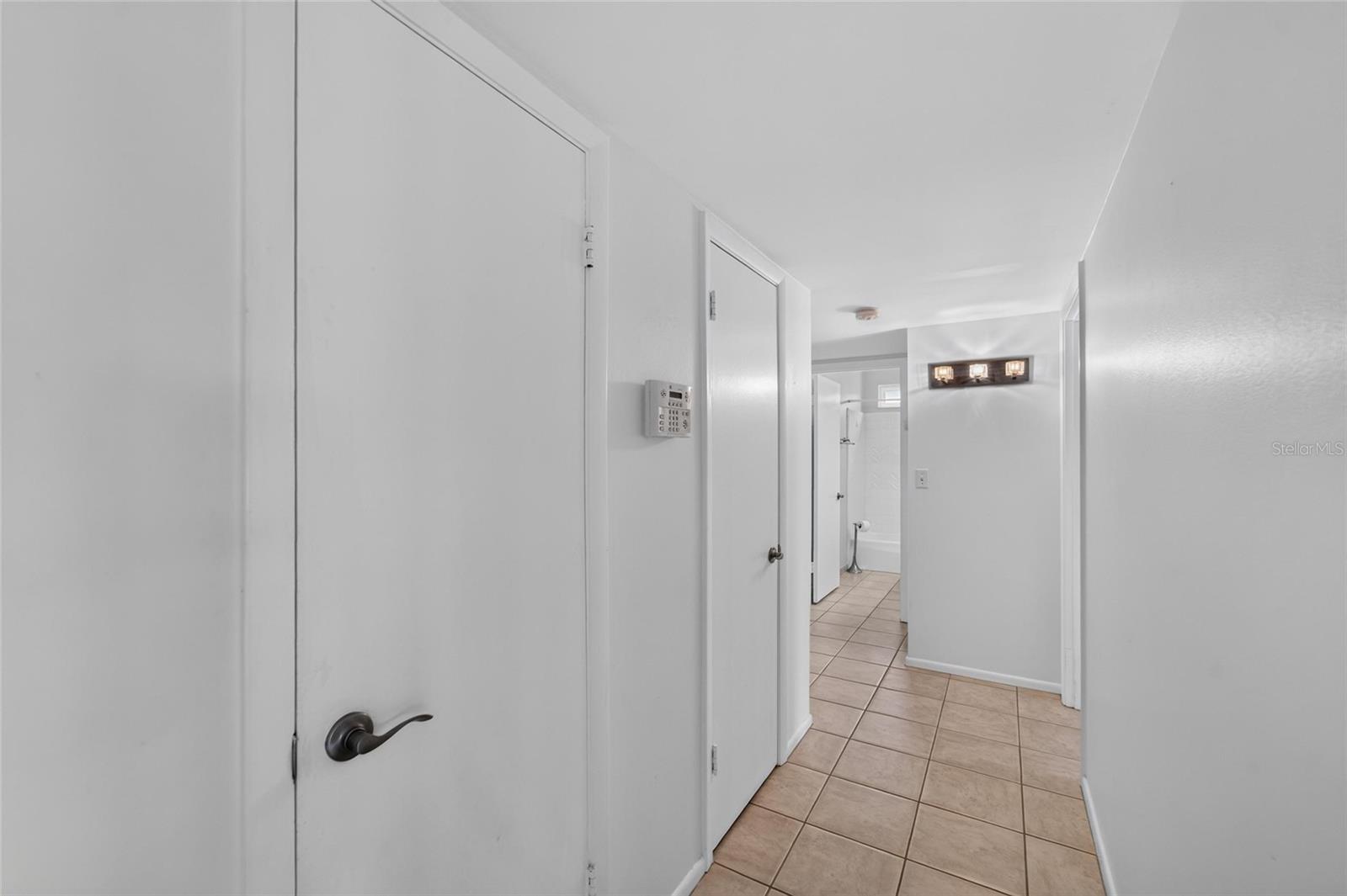 1003 ANDOVER CIR — photo 24
