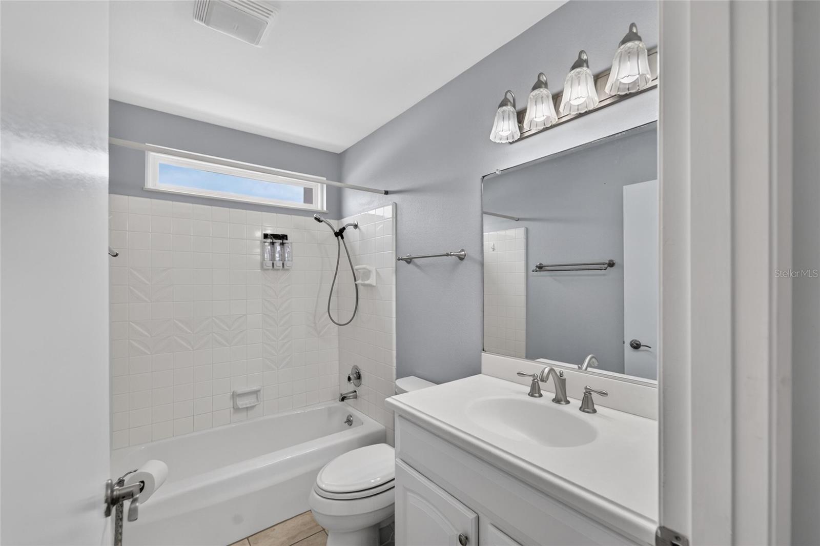 1003 ANDOVER CIR — photo 32