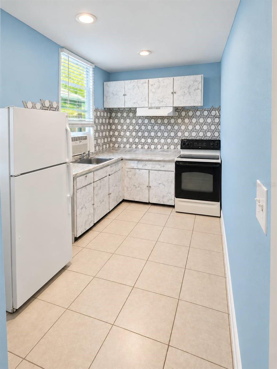 10115 N 14TH ST — photo 30
