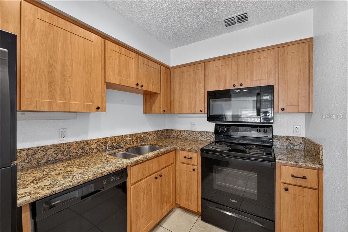 670 GREEN VALLEY RD #F4 — photo 8