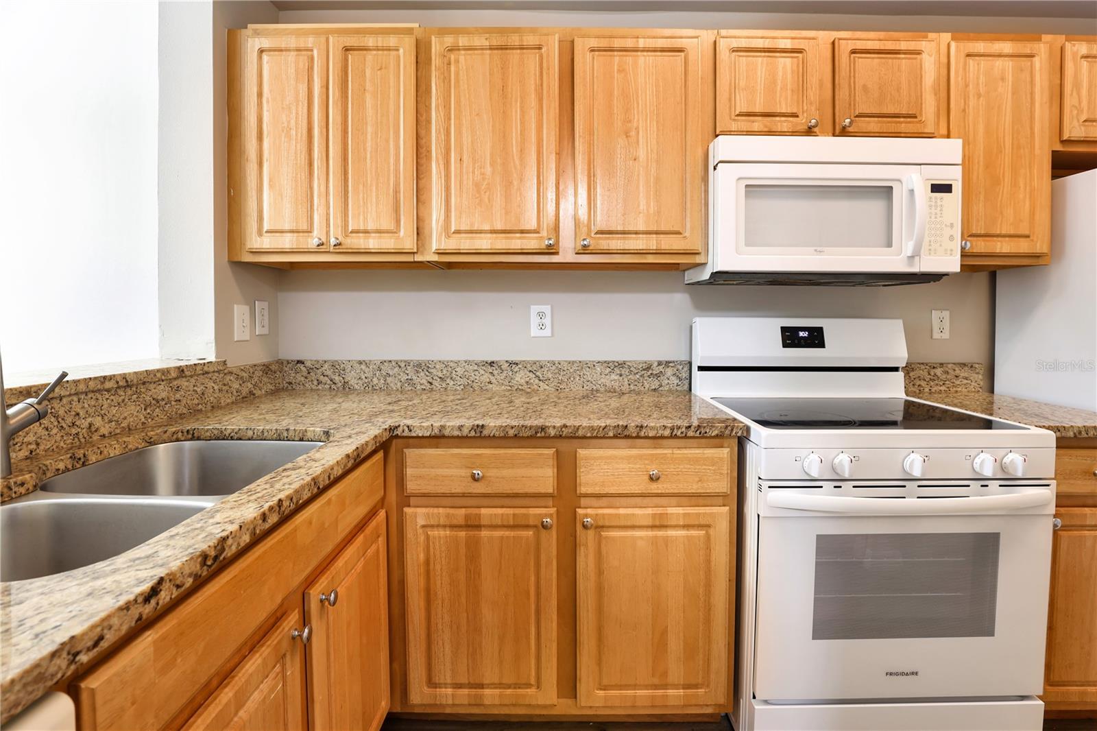 5700 BENTGRASS DR #16-211 — photo 4
