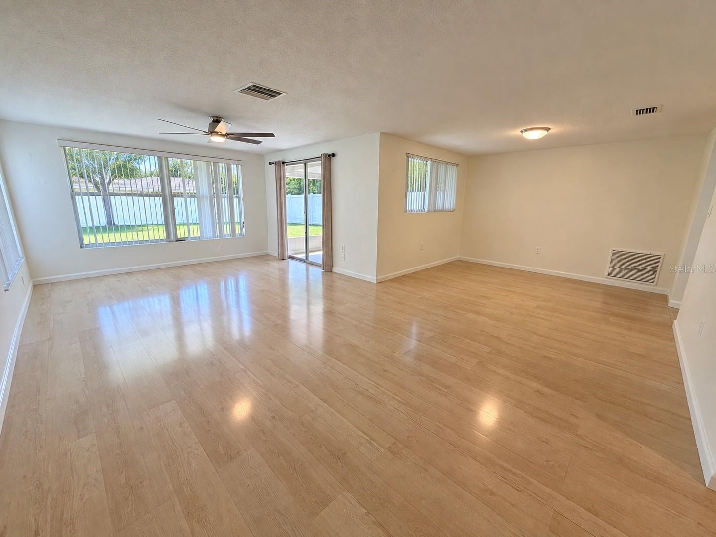 10118 HOLLY DR — photo 16