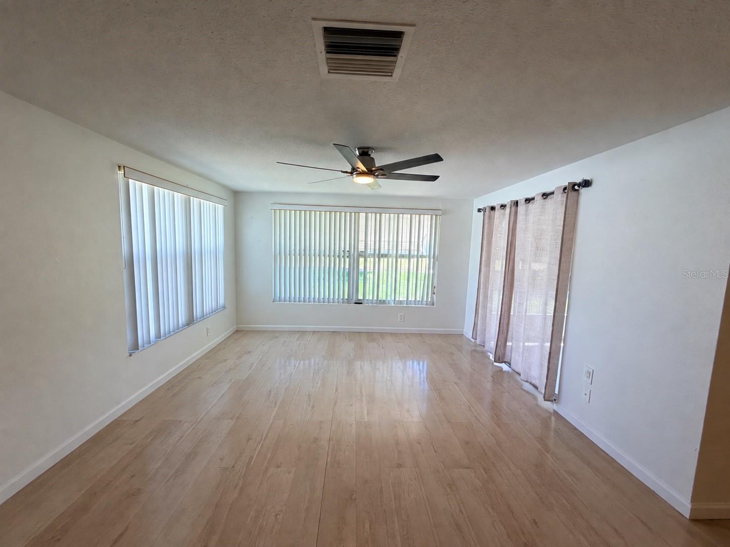 10118 HOLLY DR — photo 15