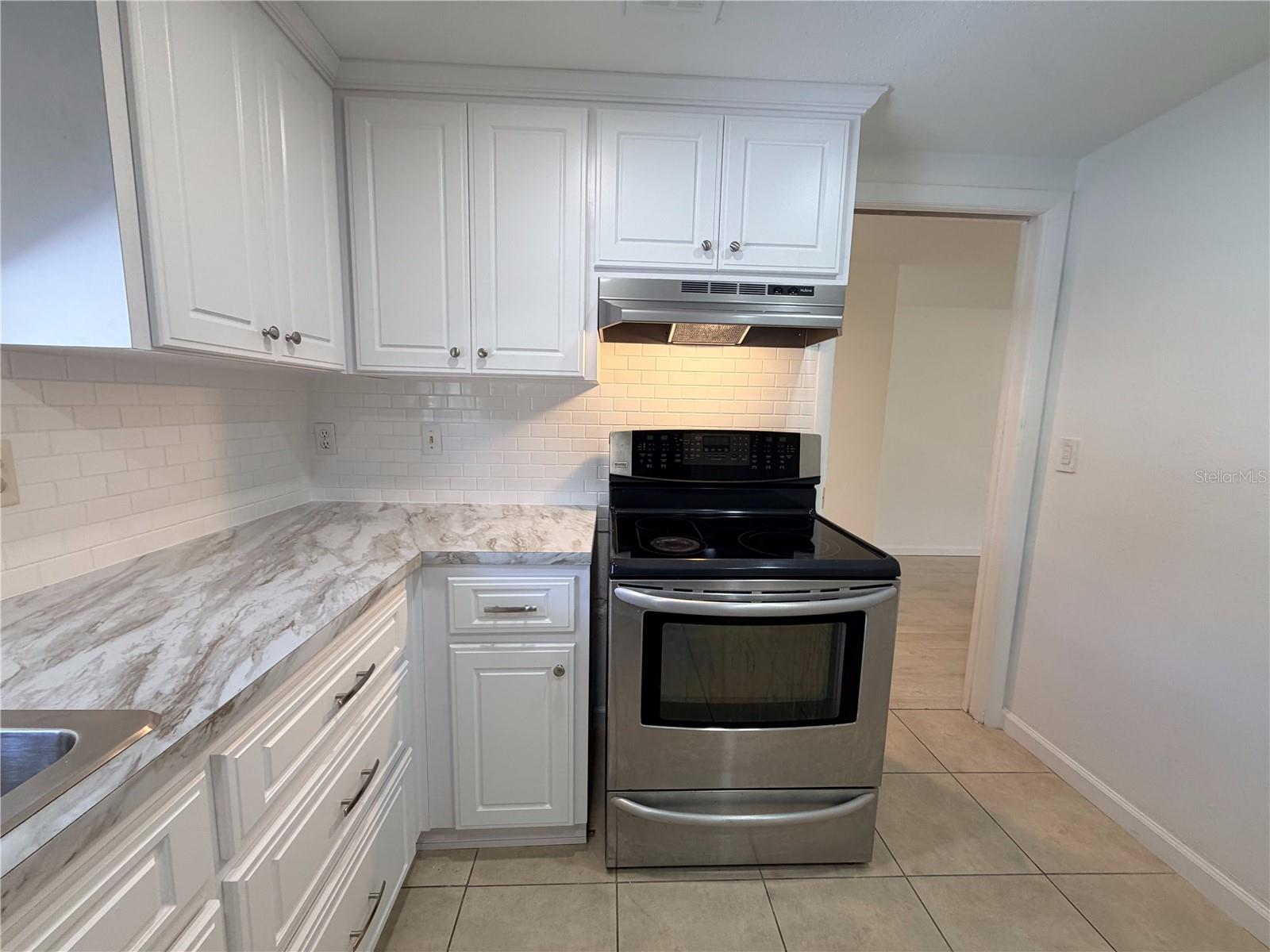 10118 HOLLY DR — photo 11