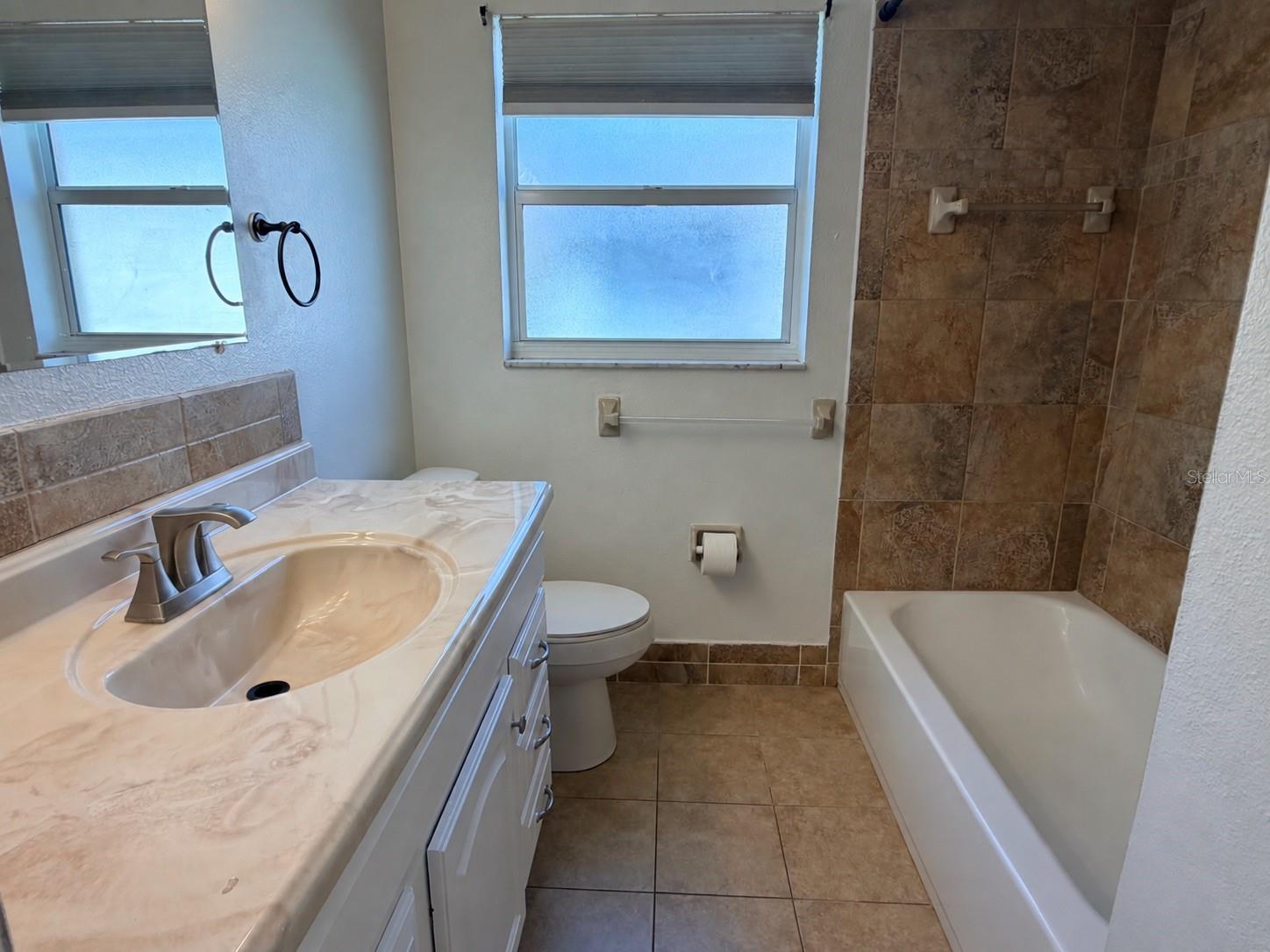 10118 HOLLY DR — photo 22