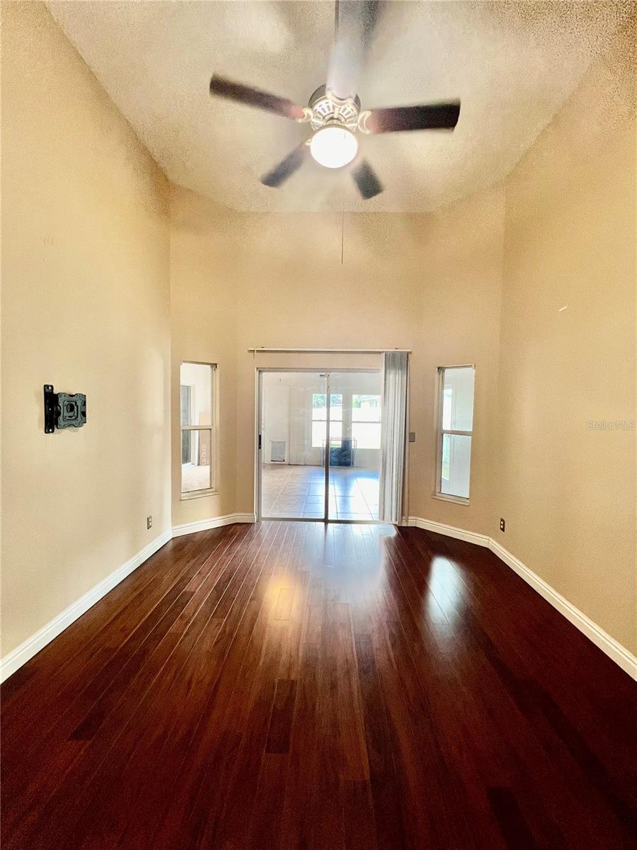 2413 NEEDHAM DR — photo 12