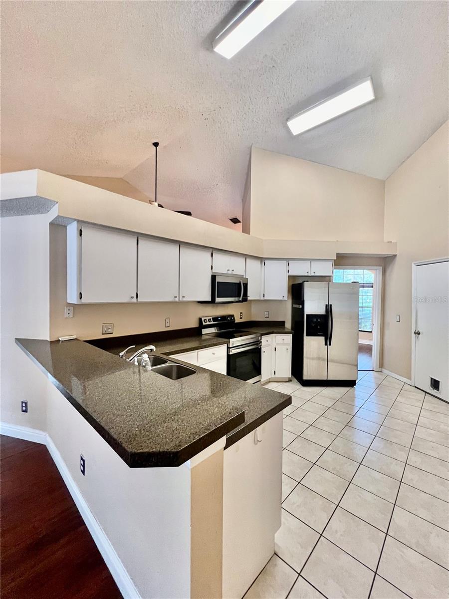 2413 NEEDHAM DR — photo 8