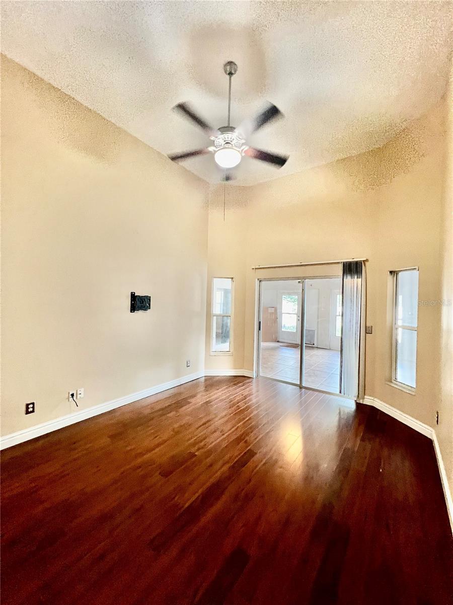 2413 NEEDHAM DR — photo 13