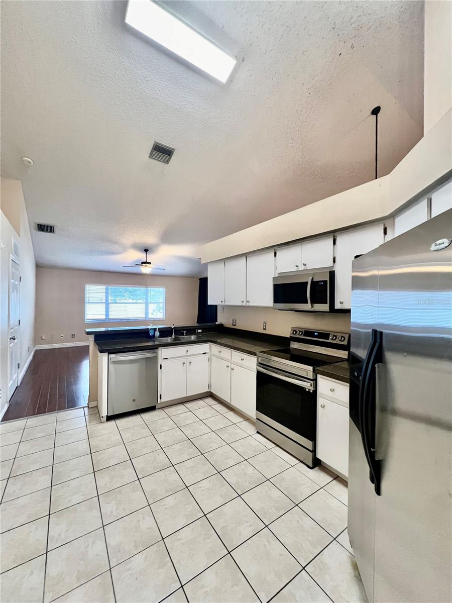 2413 NEEDHAM DR — photo 9