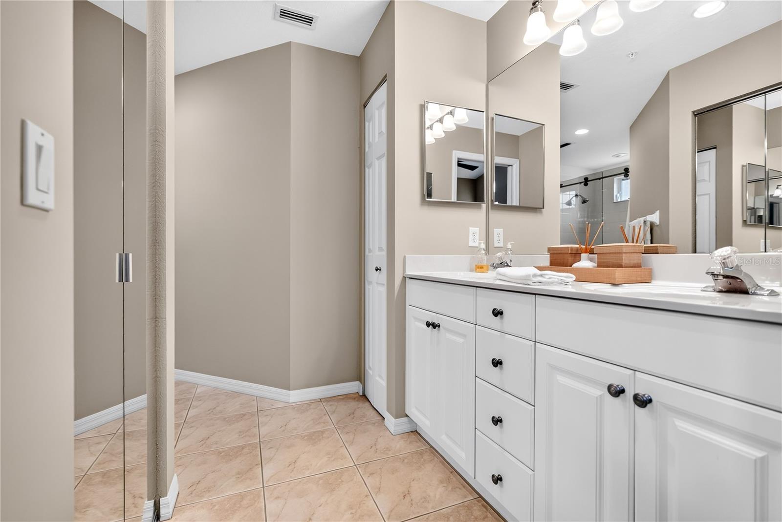 7609 SWEETBAY CIR #NA — photo 23