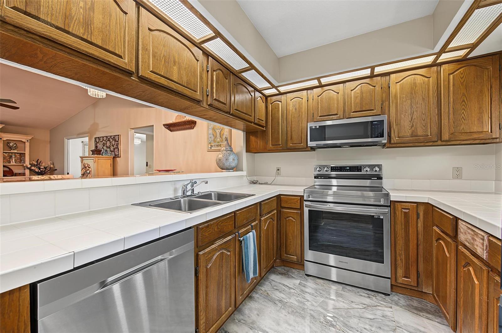 992 SPINNAKER CT — photo 29