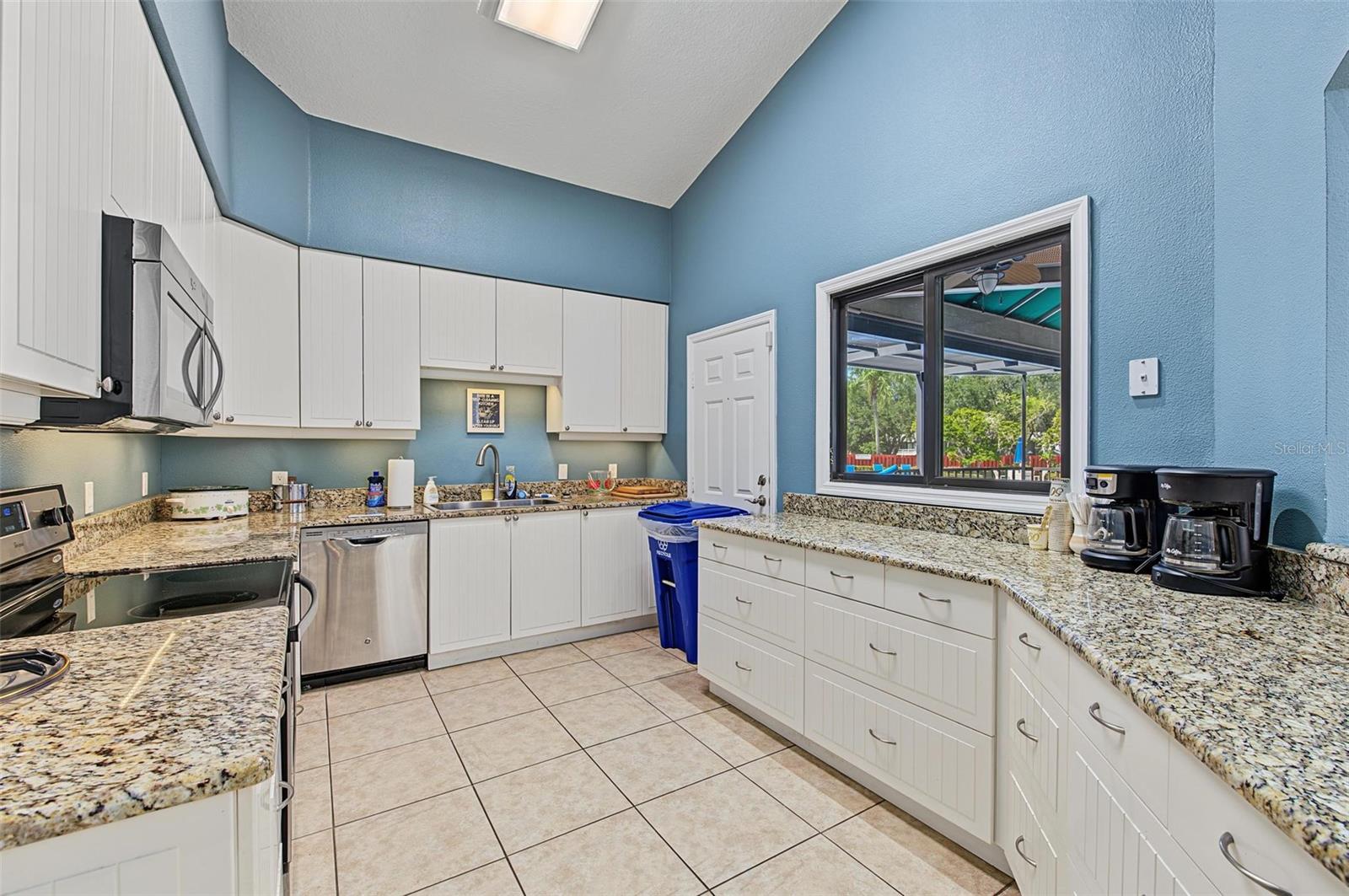992 SPINNAKER CT — photo 42