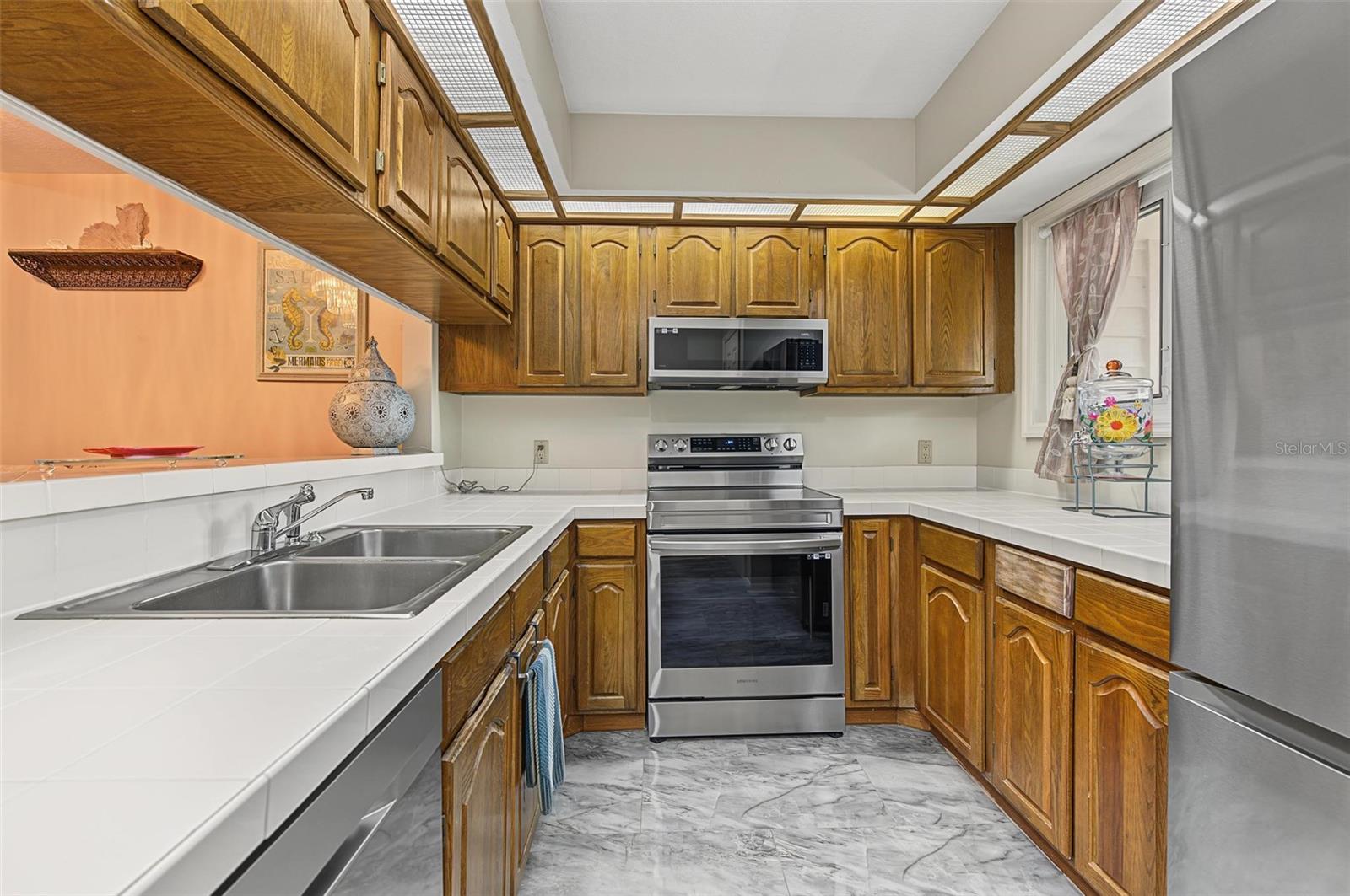 992 SPINNAKER CT — photo 28