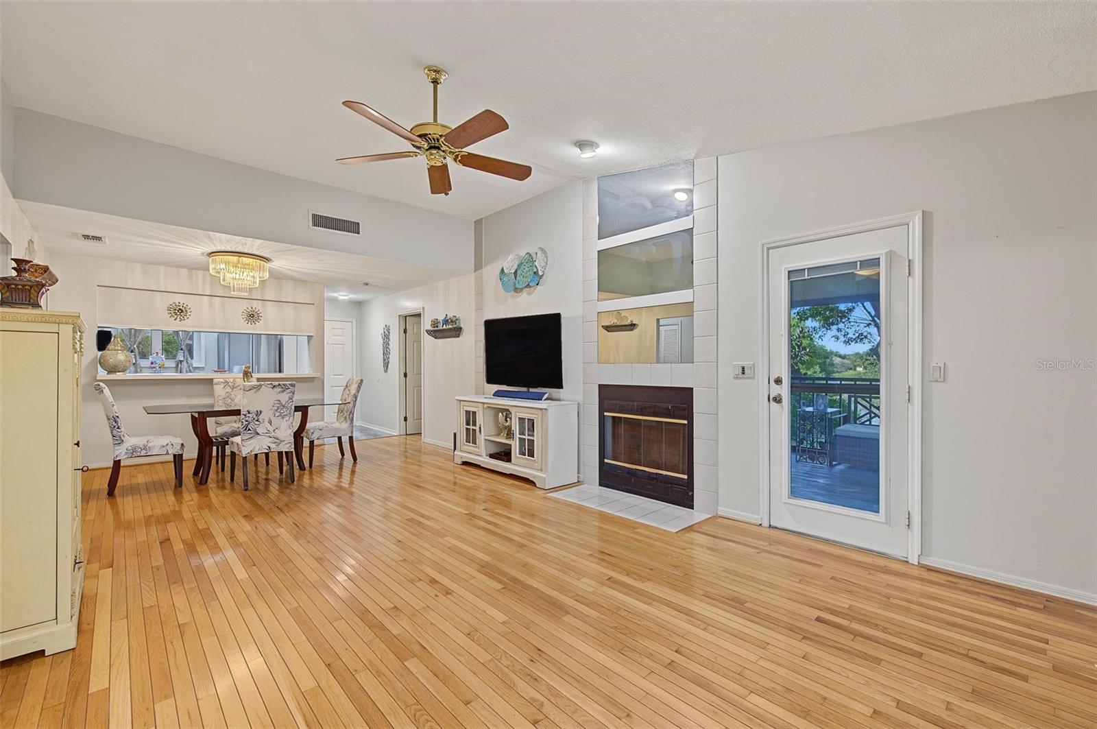 992 SPINNAKER CT — photo 14