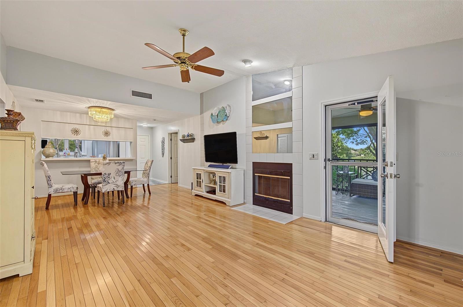 992 SPINNAKER CT — photo 15