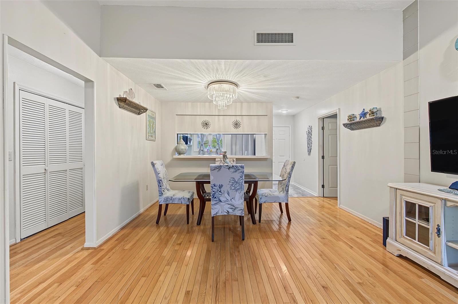 992 SPINNAKER CT — photo 10
