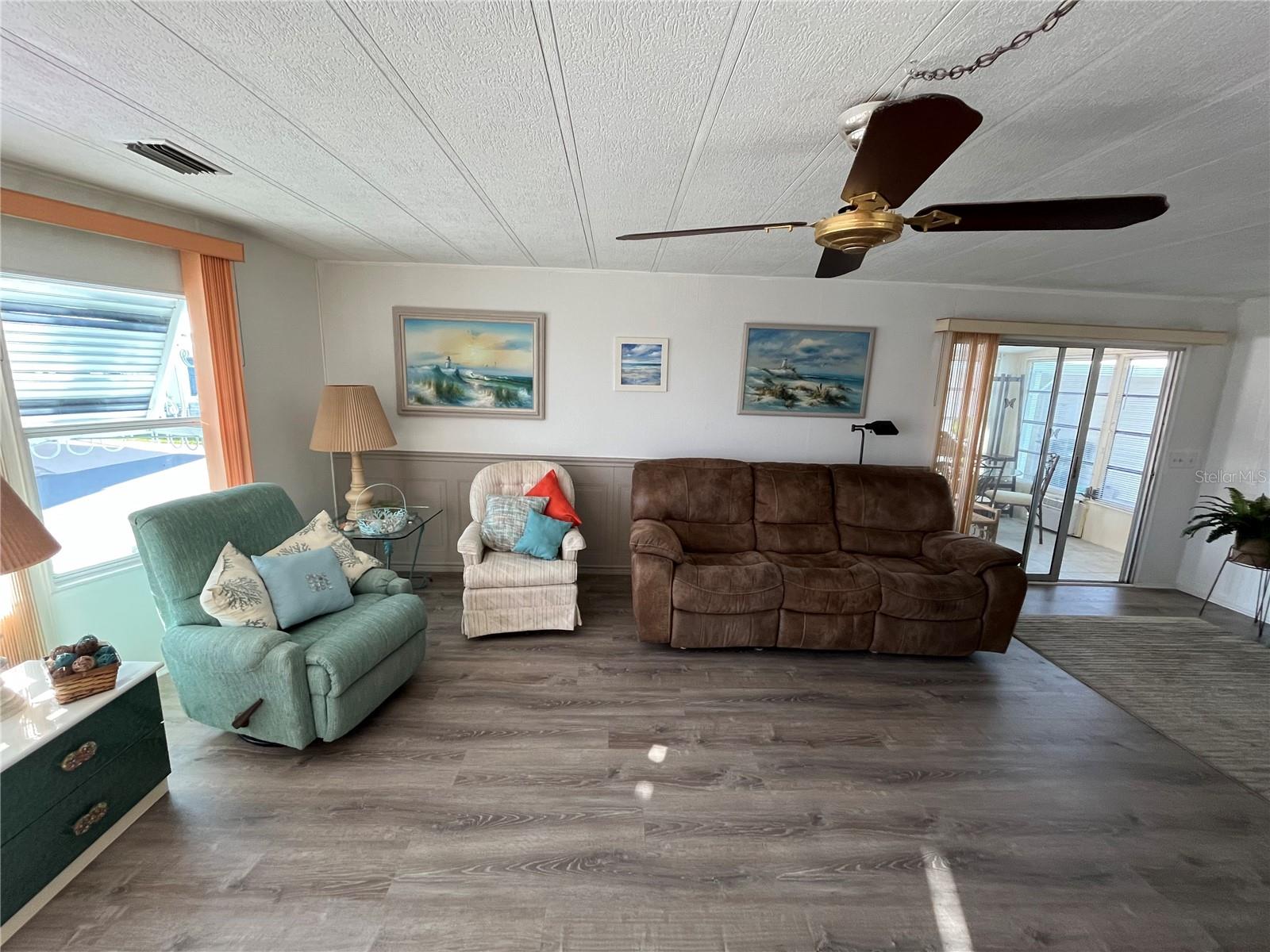 984 JOLANDA CIR — photo 18