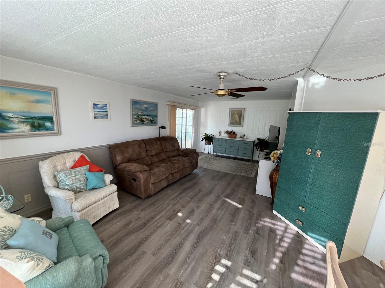 984 JOLANDA CIR — photo 17