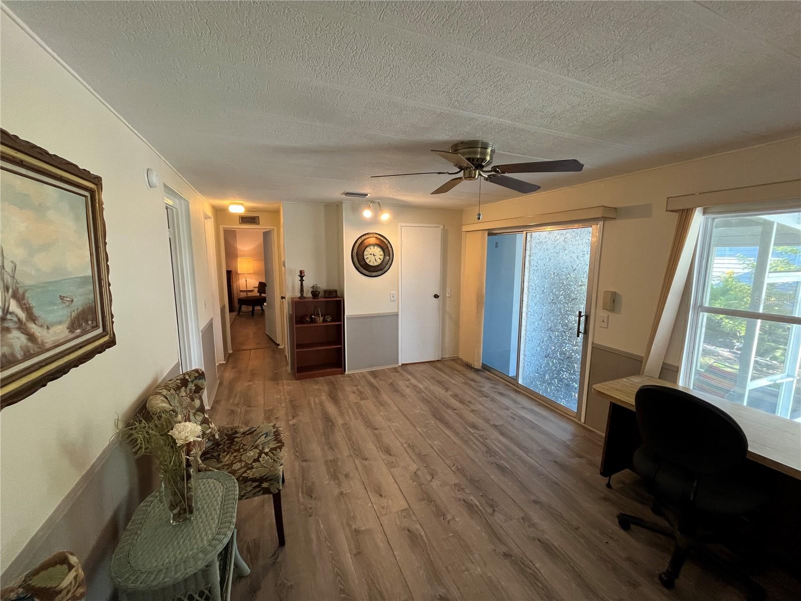 984 JOLANDA CIR — photo 10