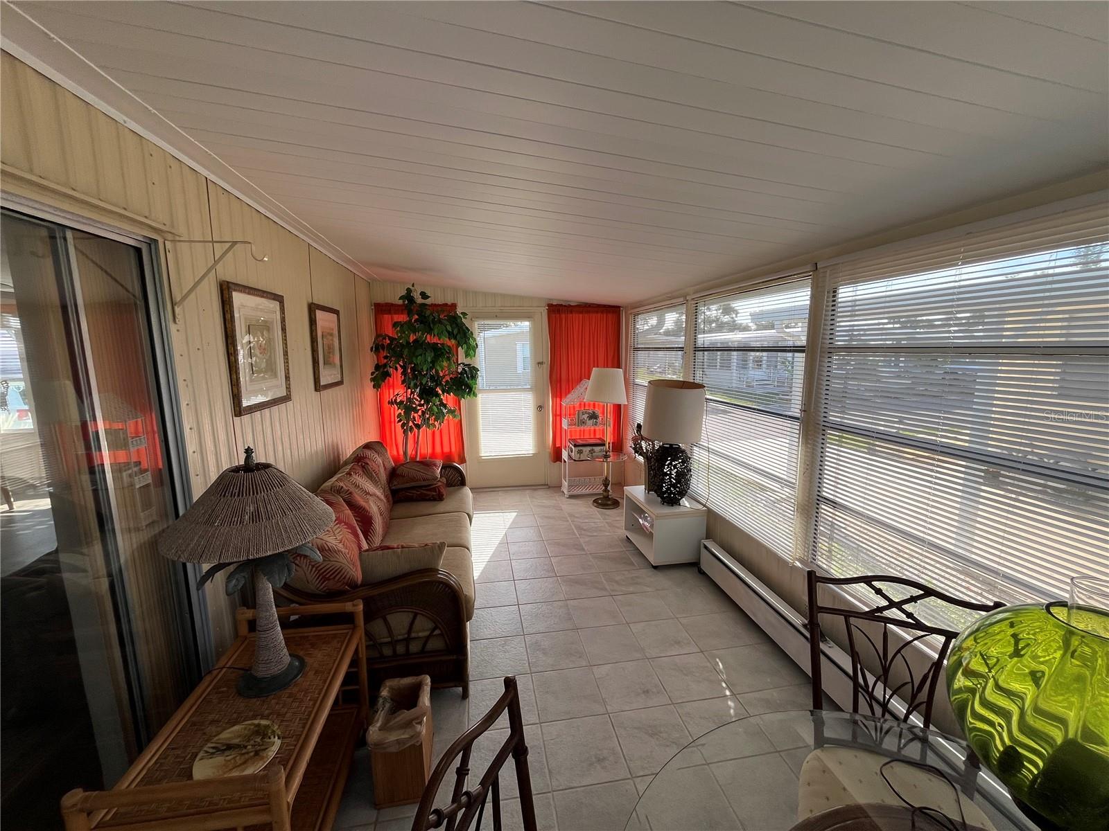 984 JOLANDA CIR — photo 23