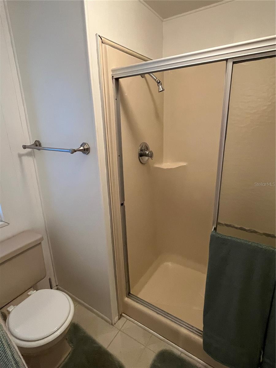 984 JOLANDA CIR — photo 40