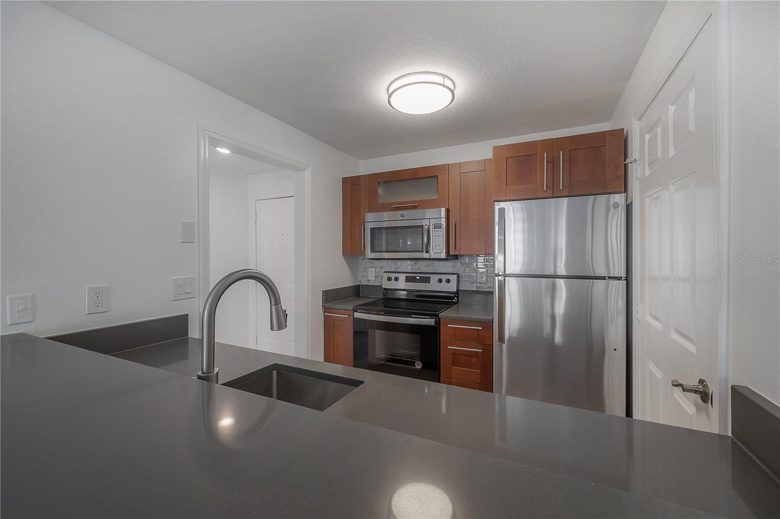 800 S DAKOTA AVE #327 — photo 8