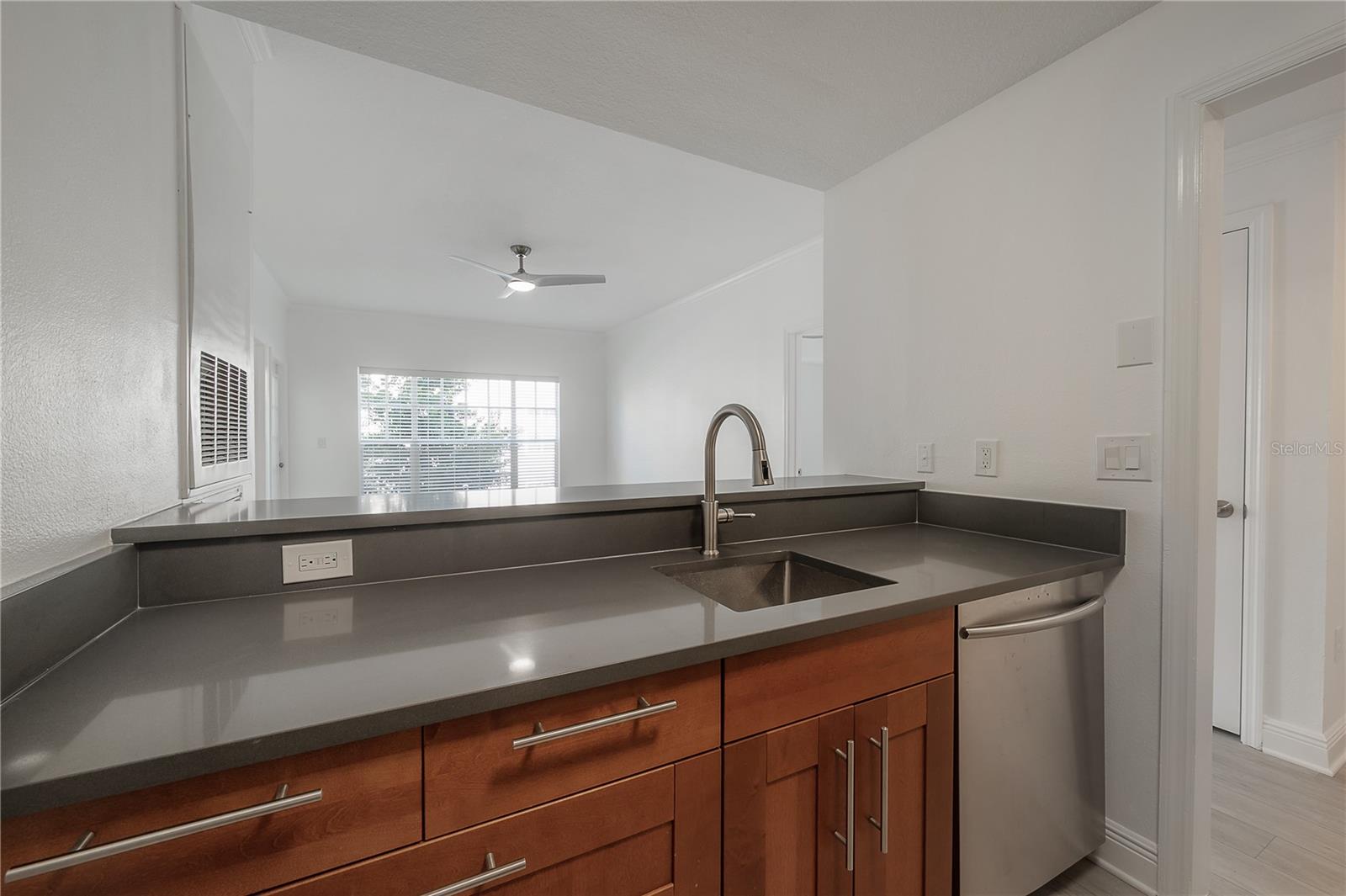 800 S DAKOTA AVE #327 — photo 7